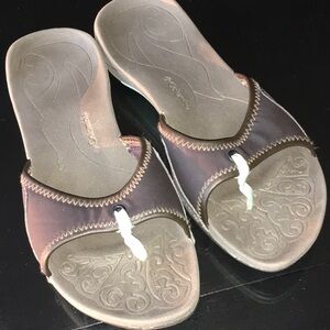Columbia HNI-GRID Sandals Size 8